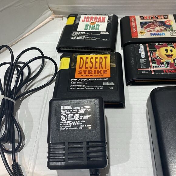 Sega Genesis MK-1631 Console Lot W/ 11 Games 3 Controllers Everything Is Working - Picture 3 of 10